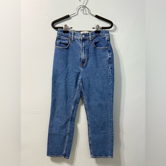 Abercrombie Curve Love Ultra High Rise Ankle Straight Jean Dark Wash Size 27 - 4 - Picture 6 of 14